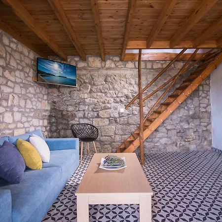 Amaryllis بيت للعطل